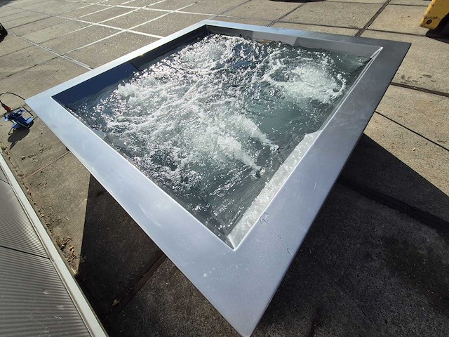 Infinitas the stealth 6 persoons jacuzzi en buitenspa - afbeelding 19 van  23