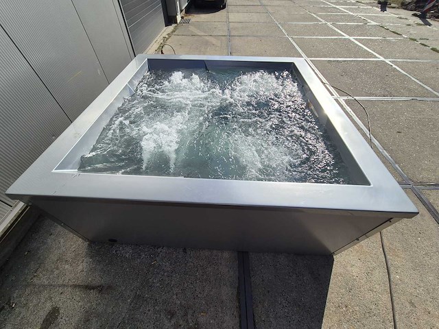 Infinitas the stealth 6 persoons jacuzzi en buitenspa - afbeelding 22 van  23