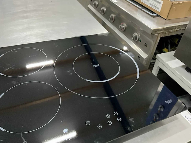 Infiniton ind3 bk8g32 inductie kookplaat - afbeelding 5 van  7