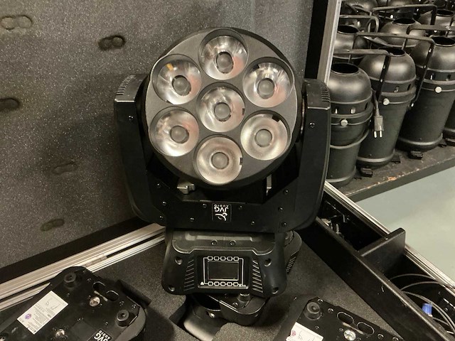 Infinity ib-715 moving head led (6x) - afbeelding 4 van  6
