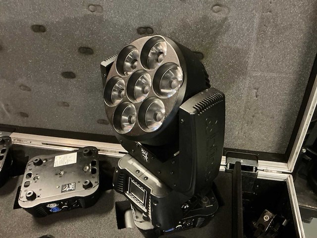 Infinity ib-715 moving head led (6x) - afbeelding 5 van  6