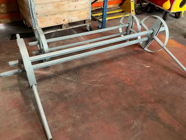 Inflatableroller springkussen oprolset - afbeelding 6 van  8