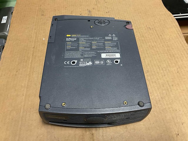 Infocus lp400 projector - afbeelding 6 van  7