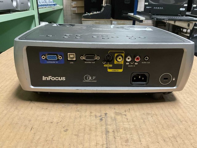 Infocus w240 projector - afbeelding 2 van  2