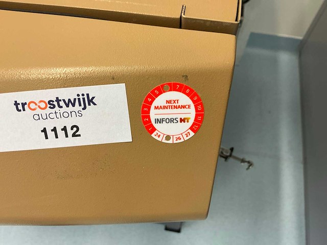 Infors ampere kaart multitron ii grote capaciteit incubator shaker - afbeelding 6 van  7