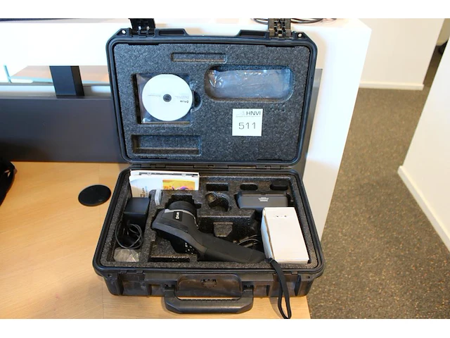 Infraroodcamera flir e60 met extra accu, lader en software in koffer. - afbeelding 1 van  3