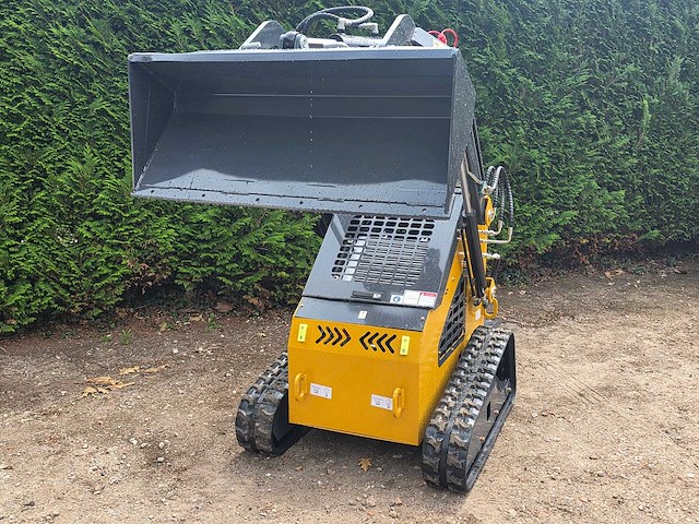 Infront - skidster - minishovel - schranklader - rupsbanden - afbeelding 5 van  9