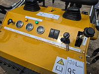 Infront - skidster - minishovel - schranklader - rupsbanden - afbeelding 9 van  9