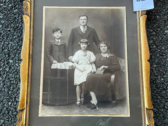 Ingelijst familieportret - afbeelding 2 van  5