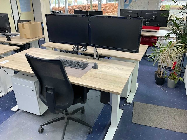 Ingerichte werkplek (180x80 cm) - afbeelding 12 van  13