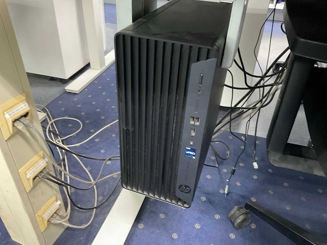 Ingerichte werkplek (180x80 cm) - afbeelding 7 van  12