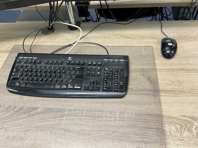 Ingerichte werkplek (180x80 cm) - afbeelding 12 van  12