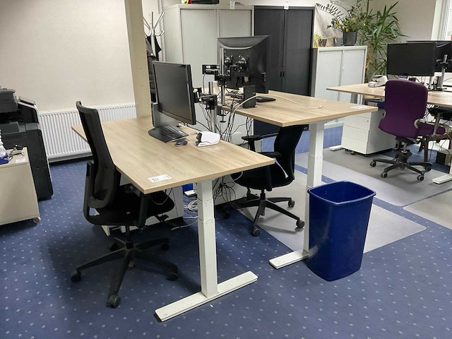 Ingerichte werkplek (180x80 cm) - afbeelding 1 van  14