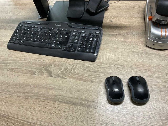 Ingerichte werkplek (180x80 cm) - afbeelding 9 van  15