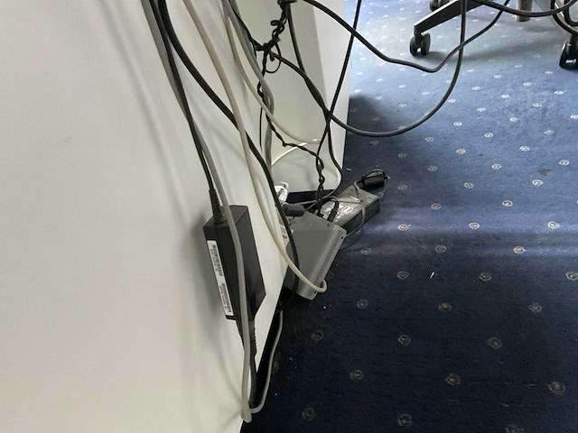 Ingerichte werkplek (180x80 cm) - afbeelding 13 van  15