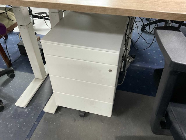 Ingerichte werkplek (180x80 cm) - afbeelding 14 van  15