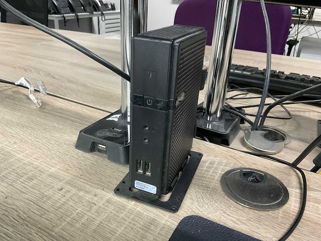 Ingerichte werkplek (180x80 cm) - afbeelding 4 van  14