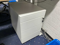 Ingerichte werkplek (180x80 cm) - afbeelding 9 van  12