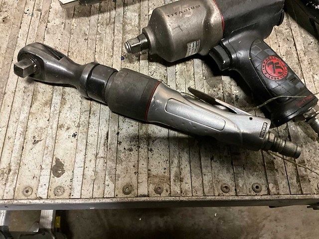 Ingersoll rand pneumatische slagmoersleutel (3x) - afbeelding 2 van  4