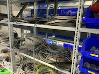 Inhoud (380v) installatiematerialen, machine-onderdelen, etc. van 9 legbordstellingen - afbeelding 7 van  40