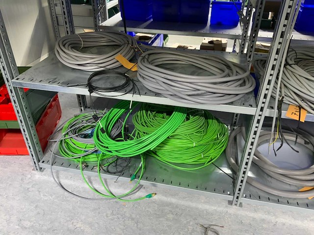 Inhoud (380v) installatiematerialen, machine-onderdelen, etc. van 9 legbordstellingen - afbeelding 9 van  40