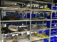 Inhoud (380v) installatiematerialen, machine-onderdelen, etc. van 9 legbordstellingen - afbeelding 38 van  40