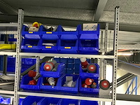 Inhoud (380v) installatiematerialen, machine-onderdelen, etc. van 9 legbordstellingen - afbeelding 40 van  40