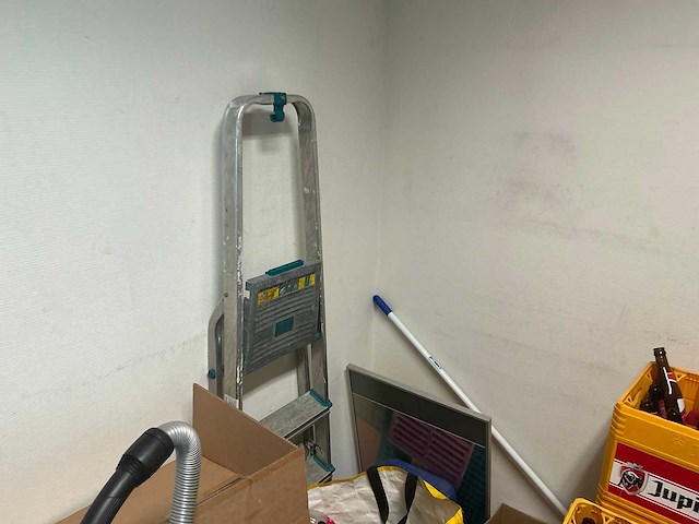 Inhoud berging - afbeelding 17 van  20