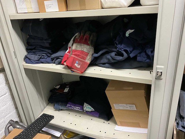 Inhoud bergkast - afbeelding 10 van  13