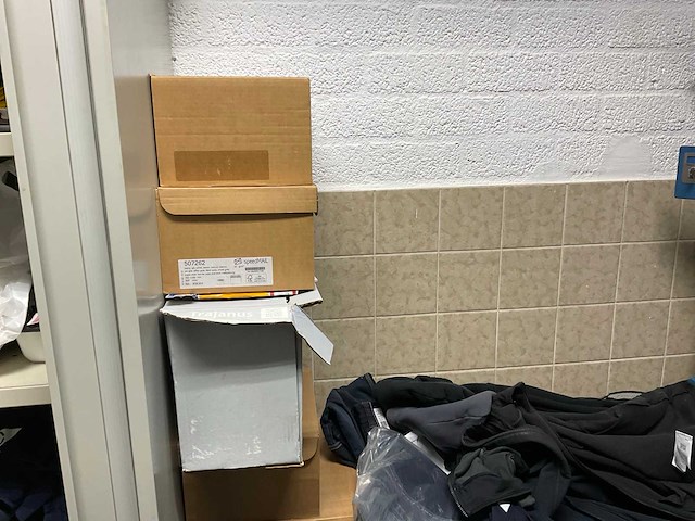 Inhoud bergkast - afbeelding 12 van  13