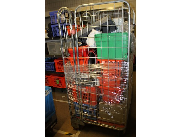 Inhoud complete rol container - afbeelding 3 van  9