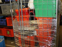 Inhoud complete rol container - afbeelding 3 van  9