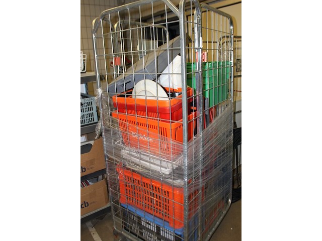 Inhoud complete rol container - afbeelding 4 van  9