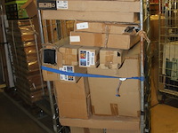 Inhoud completen rolcontainer - afbeelding 6 van  9