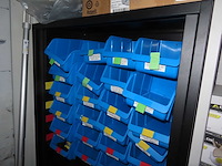 Inhoud container - afbeelding 1 van  29