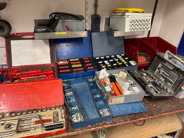 Inhoud elektrotechnische ruimte - afbeelding 8 van  11