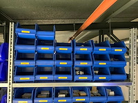 Inhoud installatiematerialen (ca. 500 sorteerbakken) van 9 legbordstellingen - afbeelding 14 van  43