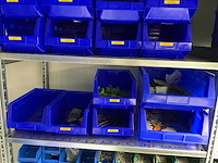 Inhoud installatiematerialen (ca. 500 sorteerbakken) van 9 legbordstellingen - afbeelding 16 van  43