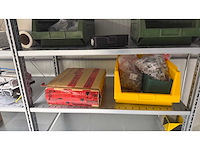 Inhoud installatiematerialen van 4 legbordstellingen - afbeelding 5 van  12