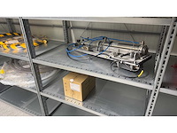 Inhoud installatiematerialen van 4 legbordstellingen - afbeelding 7 van  12