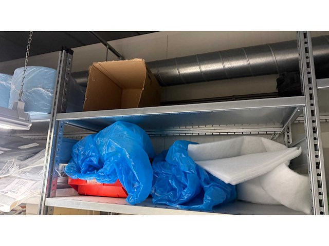 Inhoud installatiematerialen van 4 legbordstellingen - afbeelding 9 van  12