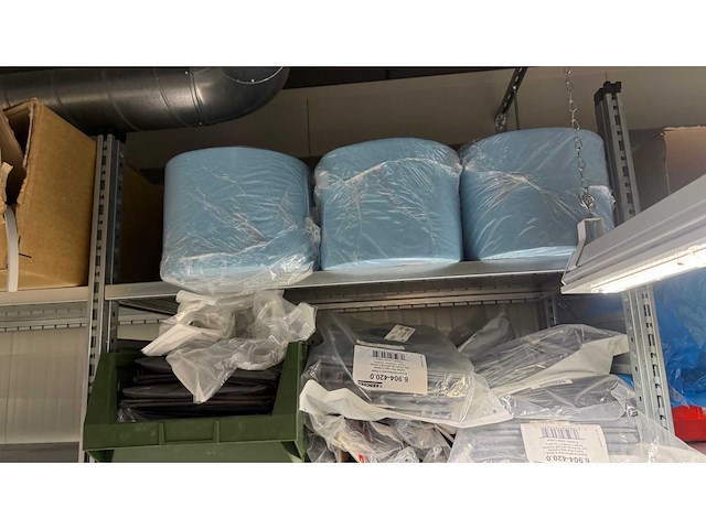 Inhoud installatiematerialen van 4 legbordstellingen - afbeelding 12 van  12