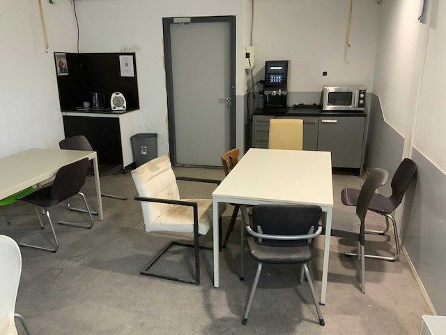 Inhoud kantine ( begane grond) - afbeelding 1 van  7