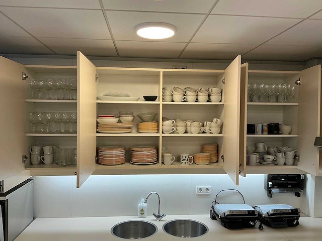 Inhoud kantine keuken - afbeelding 1 van  11