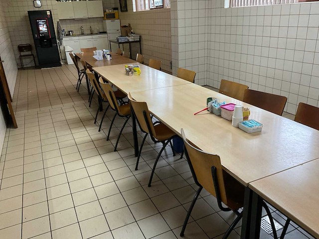 Inhoud kantine - afbeelding 9 van  15
