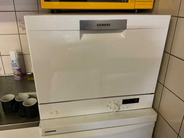 Inhoud kantine - afbeelding 12 van  15