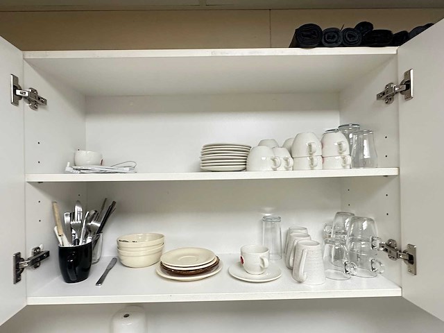 Inhoud kantine - afbeelding 11 van  12