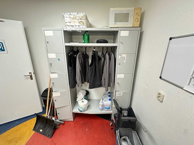 Inhoud kantine - afbeelding 12 van  17