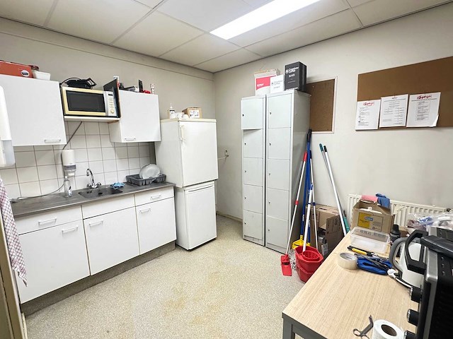 Inhoud kantine - afbeelding 1 van  11