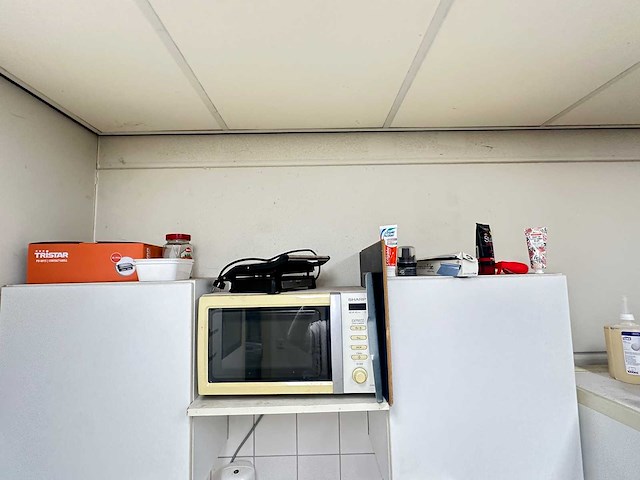 Inhoud kantine - afbeelding 8 van  11